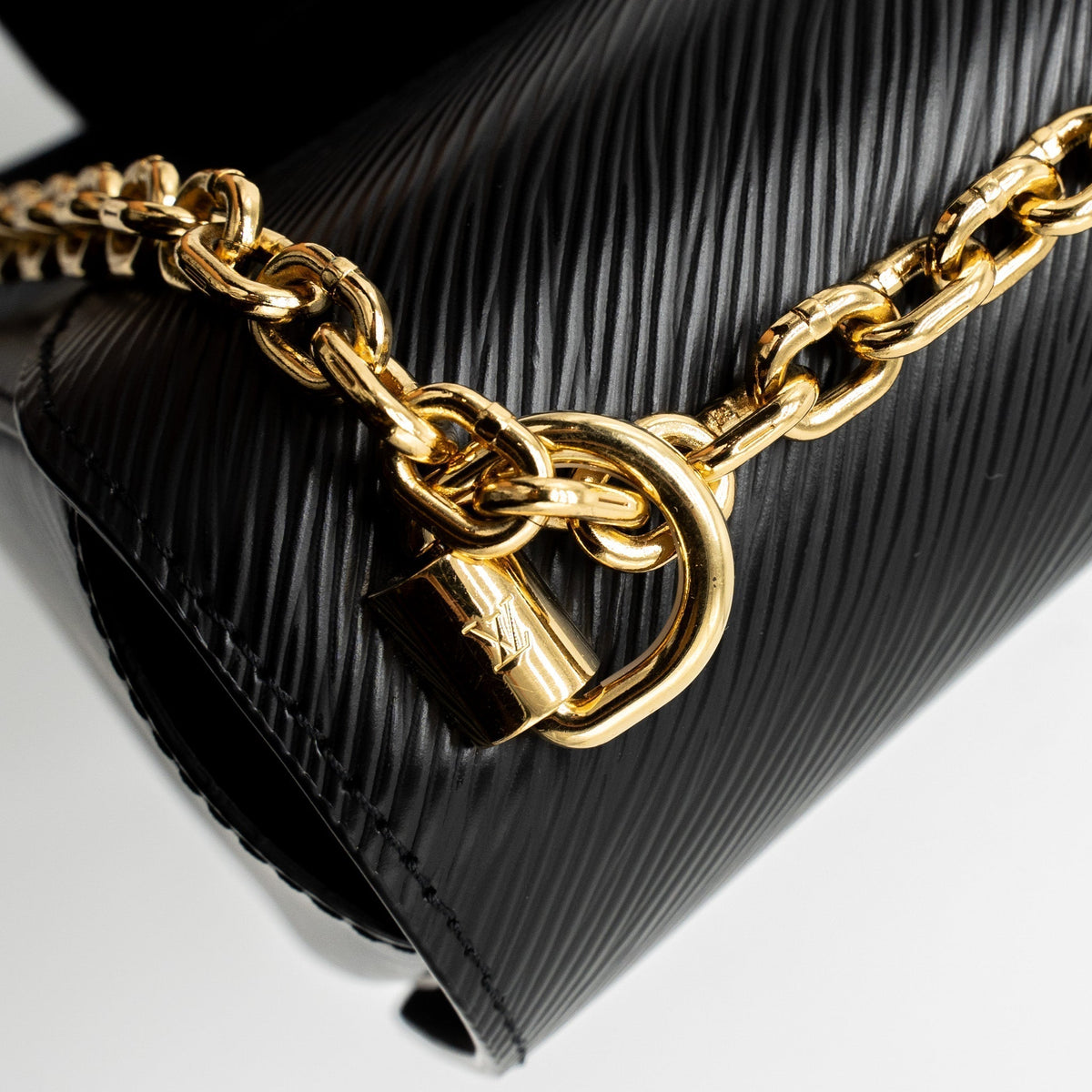 louis-vuitton-twist-mm-epi-black-ghw-1