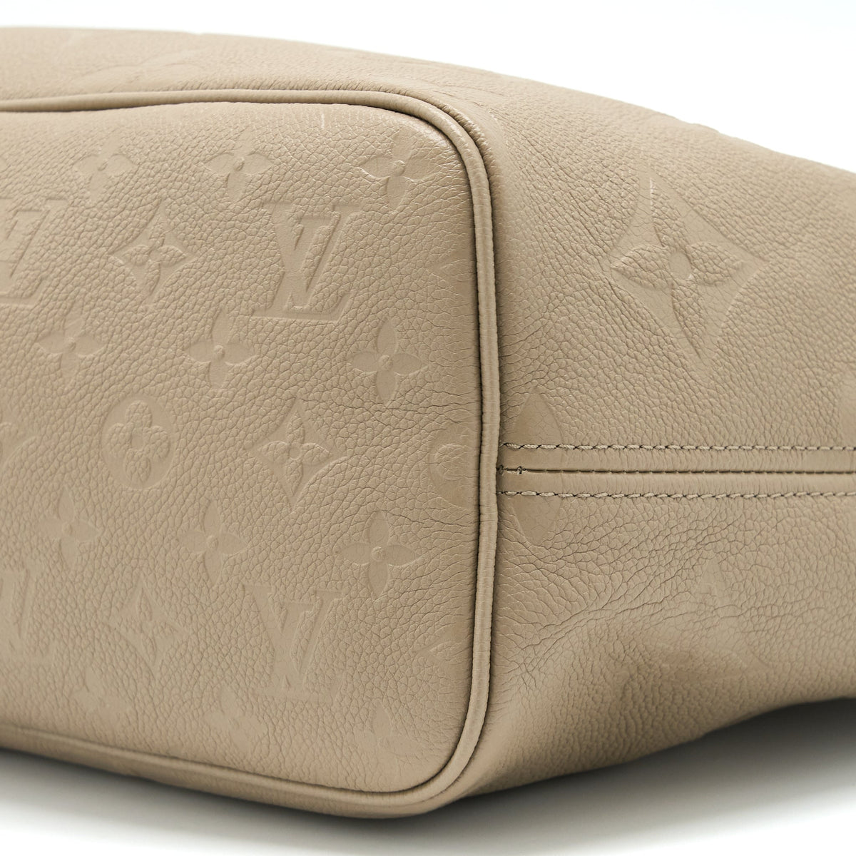 louis-vuitton-neverfull-mm-monogram-empreinte-leather-tourterelle-ghw