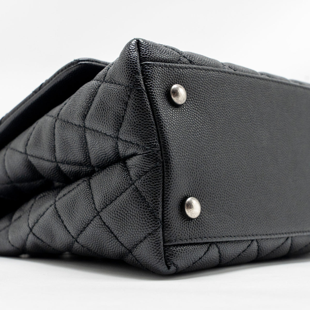 chanel-small-coco-handle-flap-bag-lizard-embossed-handle-caviar-black-ruthenium-hardware