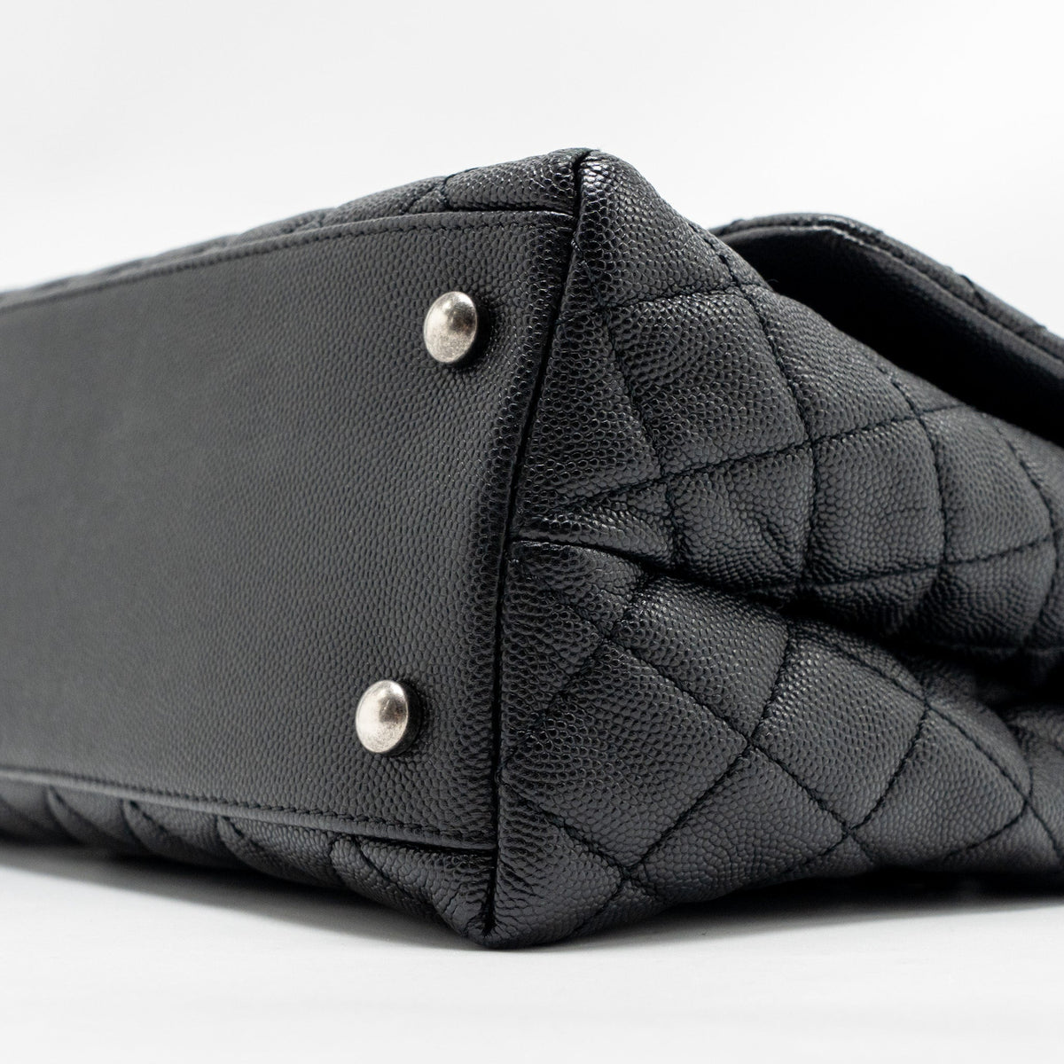 chanel-small-coco-handle-flap-bag-lizard-embossed-handle-caviar-black-ruthenium-hardware