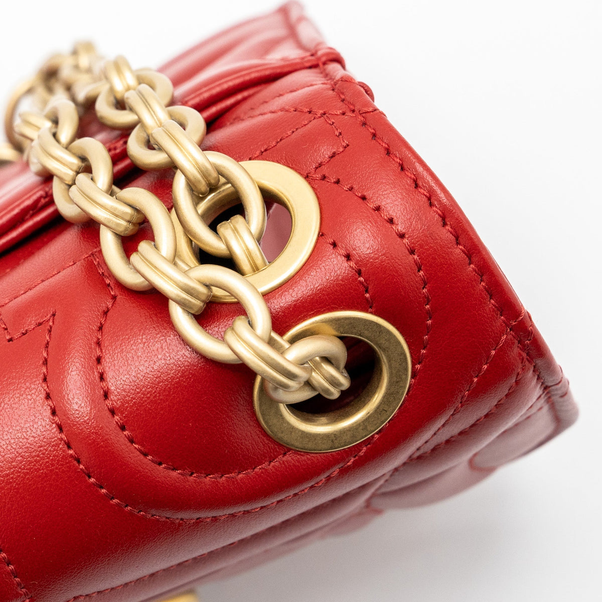 salvatore-ferragamo-glancing-shoulder-bag-calfskin-red-ghw