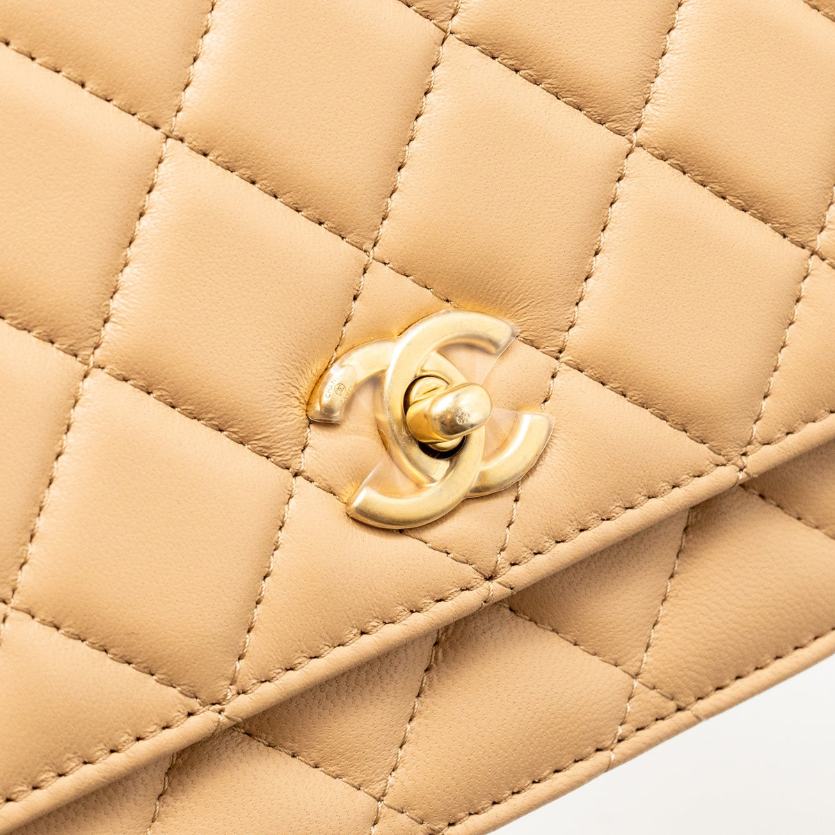 chanel-pearl-crush-wallet-on-chain-lambskin-beige-ghw-microchip-copy