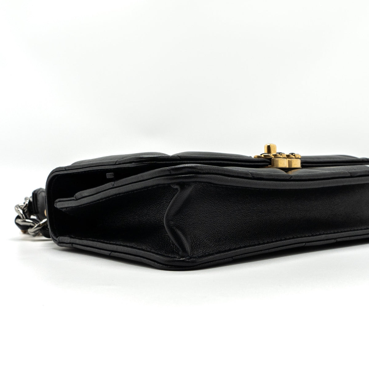 chanel-19-wallet-on-chain-lambskin-multicolour-hardware-microchip