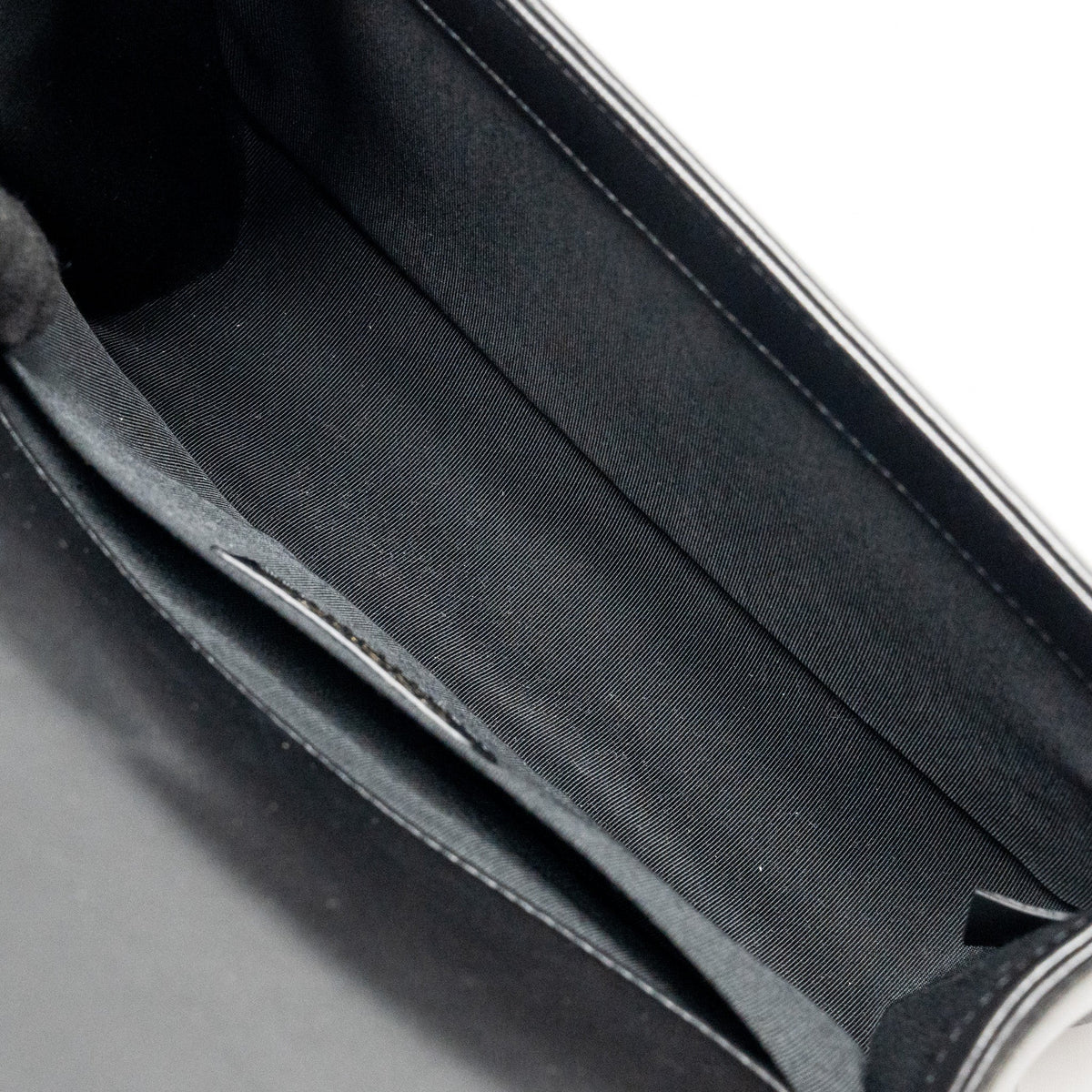 chanel-medium-boy-bag-lambskin-black-ghw-2