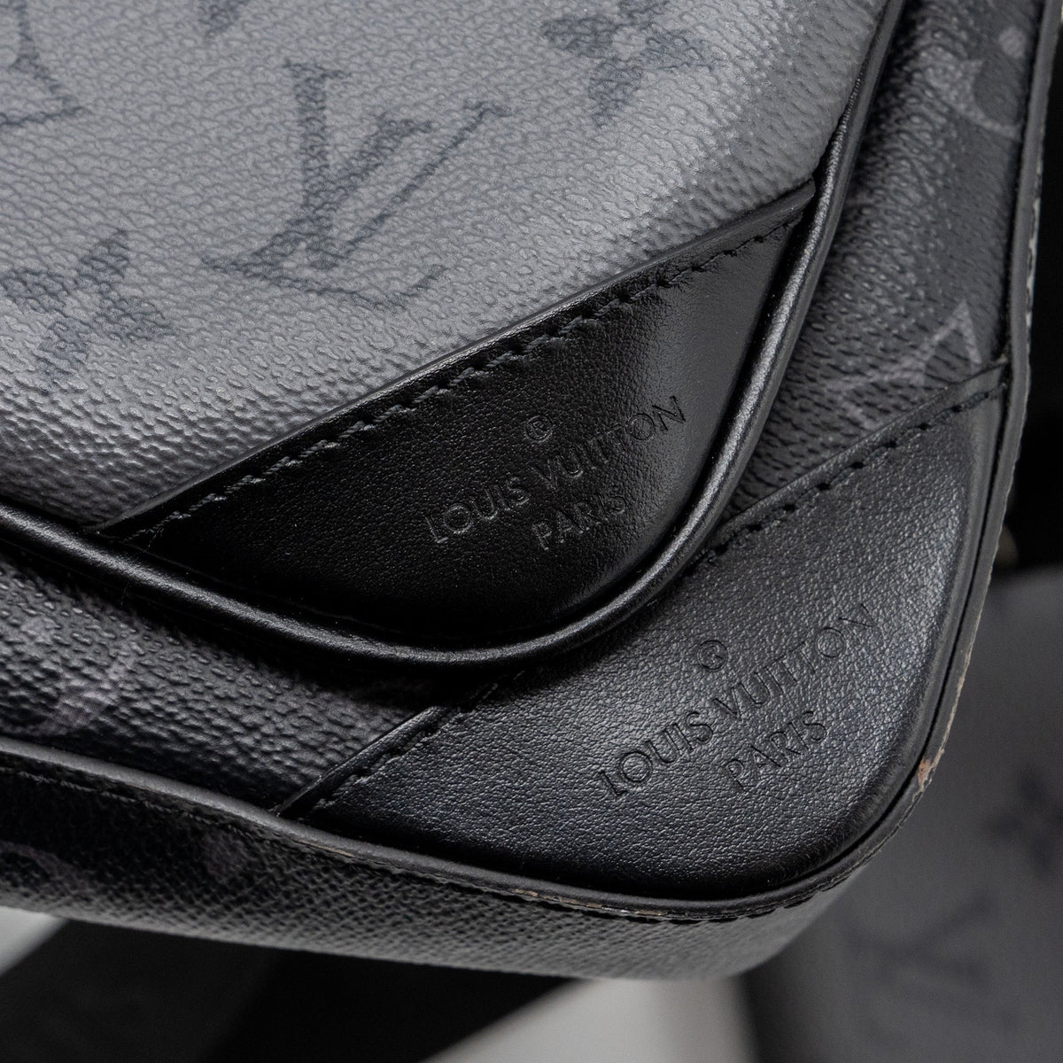 louis-vuitton-trio-messenger-bag-monogram-eclipse-shw-1