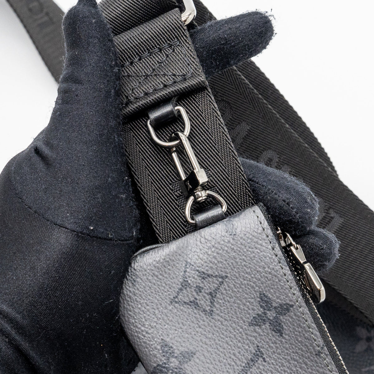 louis-vuitton-trio-messenger-bag-monogram-eclipse-shw-1