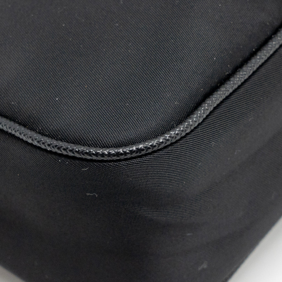 prada-reedition-2005-re-nylon-black-shw-1