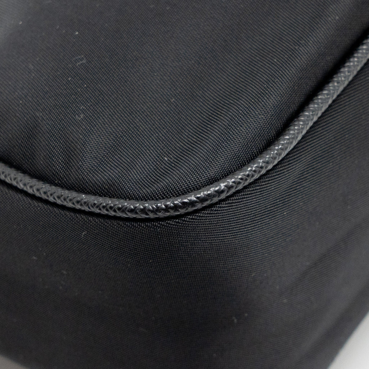 prada-reedition-2005-re-nylon-black-shw-1