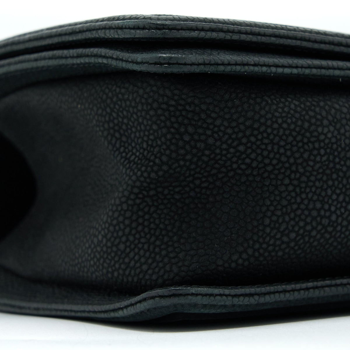 chanel-medium-boy-bag-grained-calfskin-black-shw