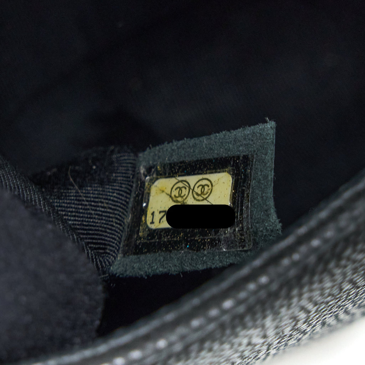 chanel-medium-boy-bag-grained-calfskin-black-shw