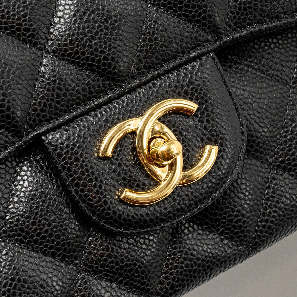 chanel-flap-black