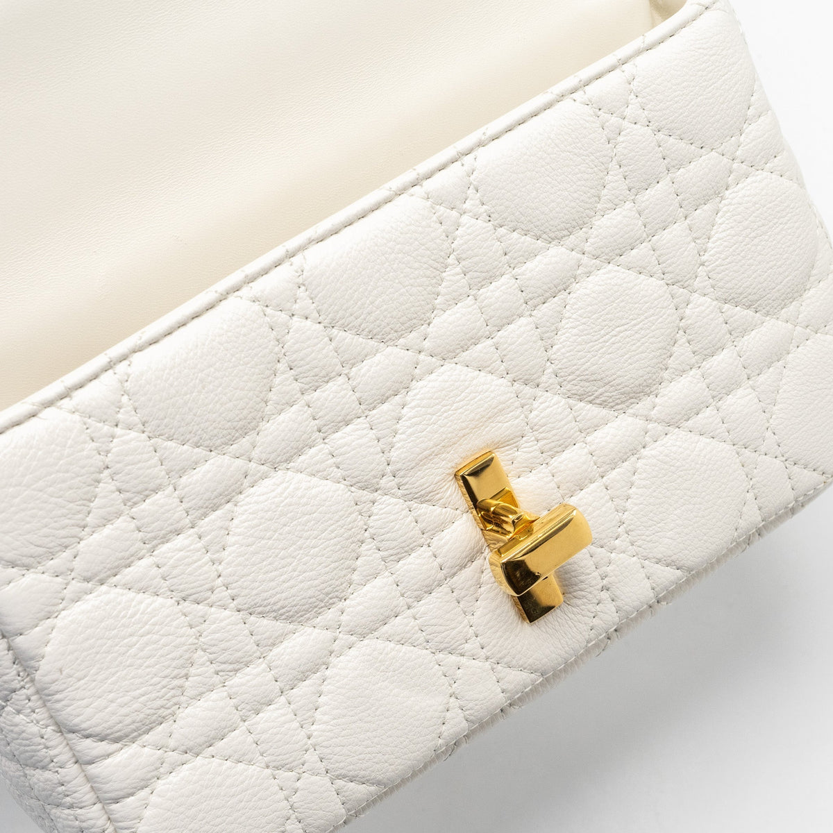 dior-caro-s-flap-bag-calfskin-white-ghw