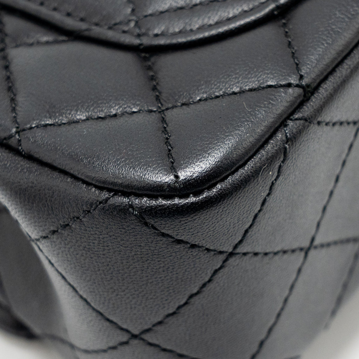 chanel-pearl-crush-mini-rectangular-flap-bag-lambskin-black-ghw-microchip-copy-3