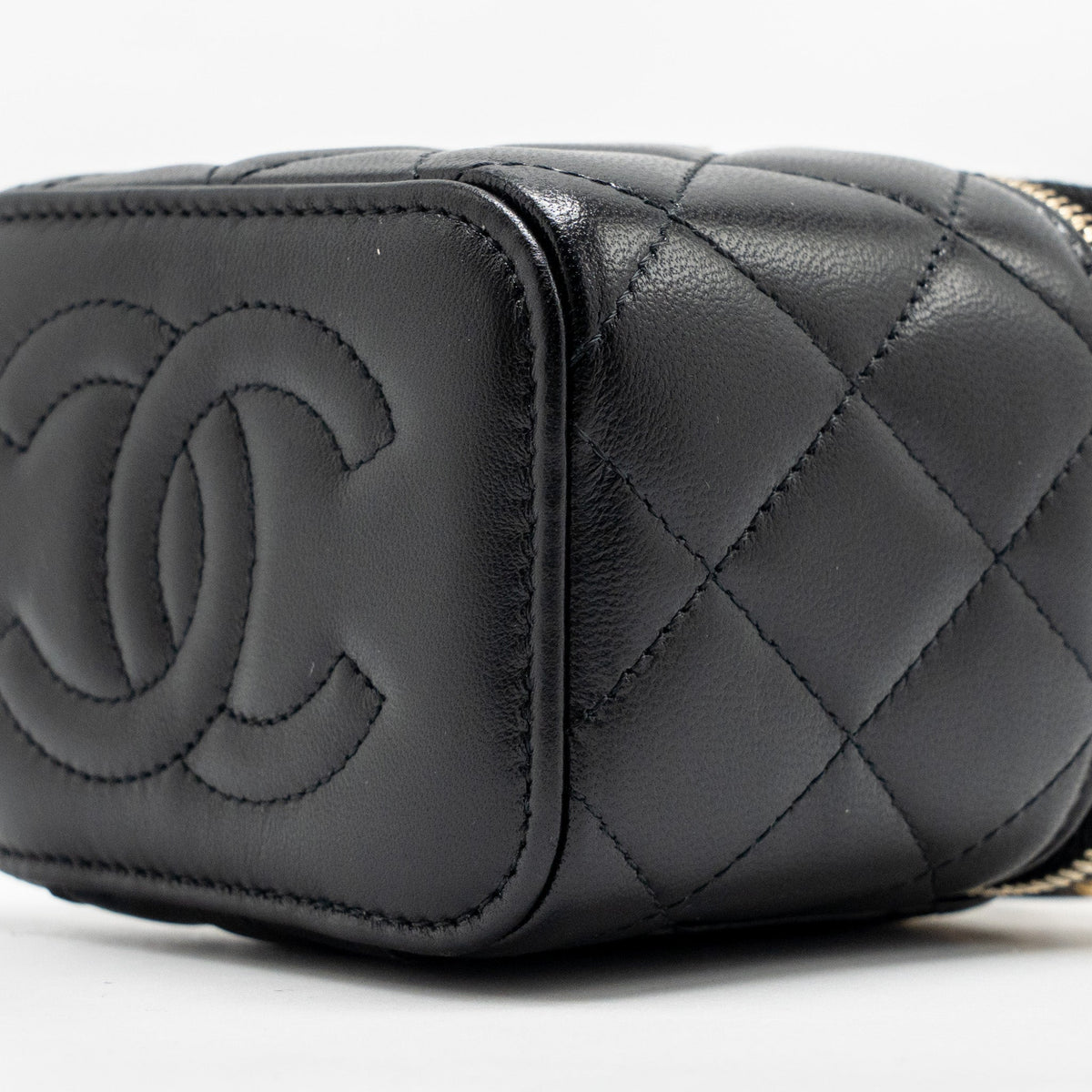 chanel-pearl-crush-mini-vanity-with-chain-lambskin-black-ghw-microchip-1