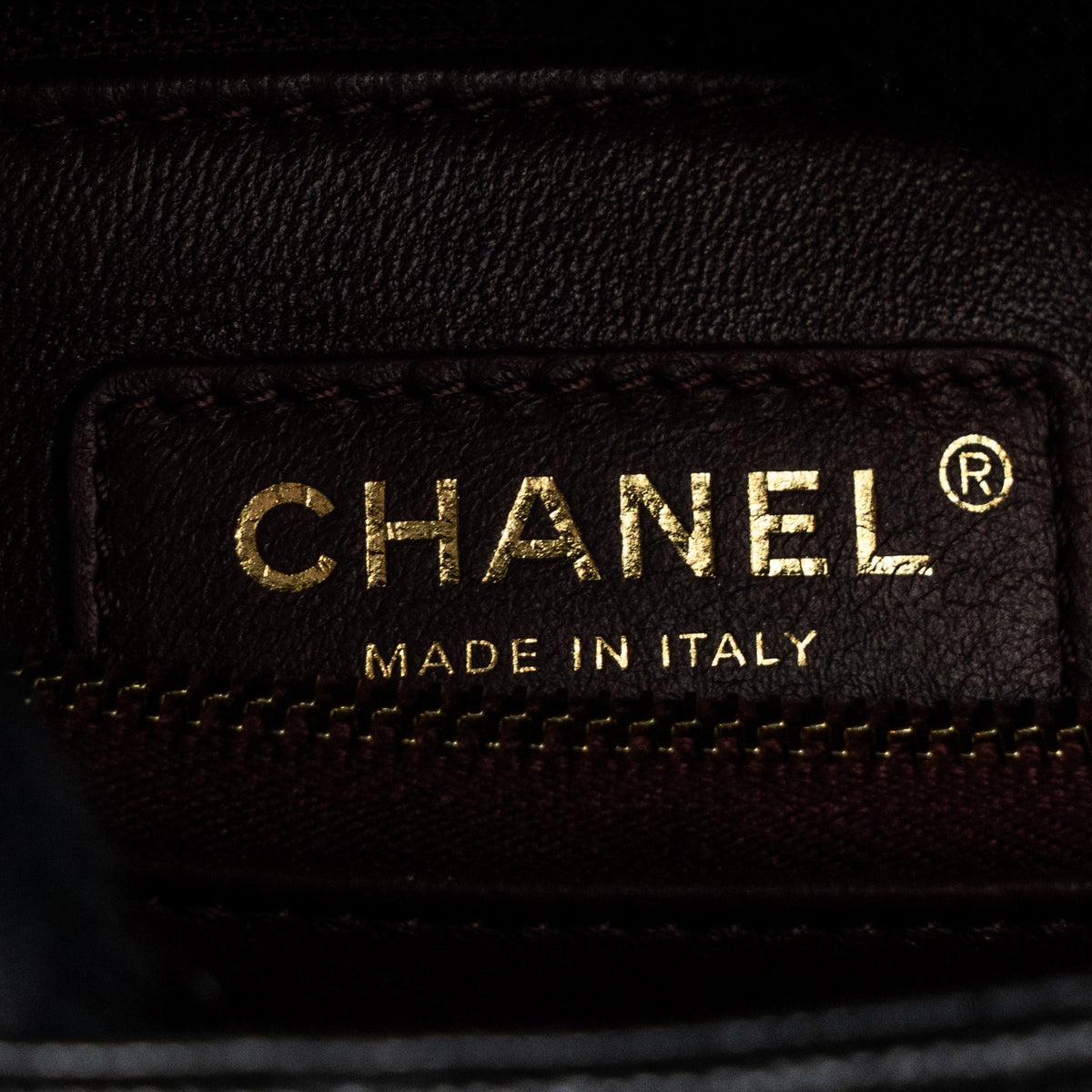 chanel-medium-coco-handle-flap-bag-lizard-embossed-handle-caviar-black-lghw