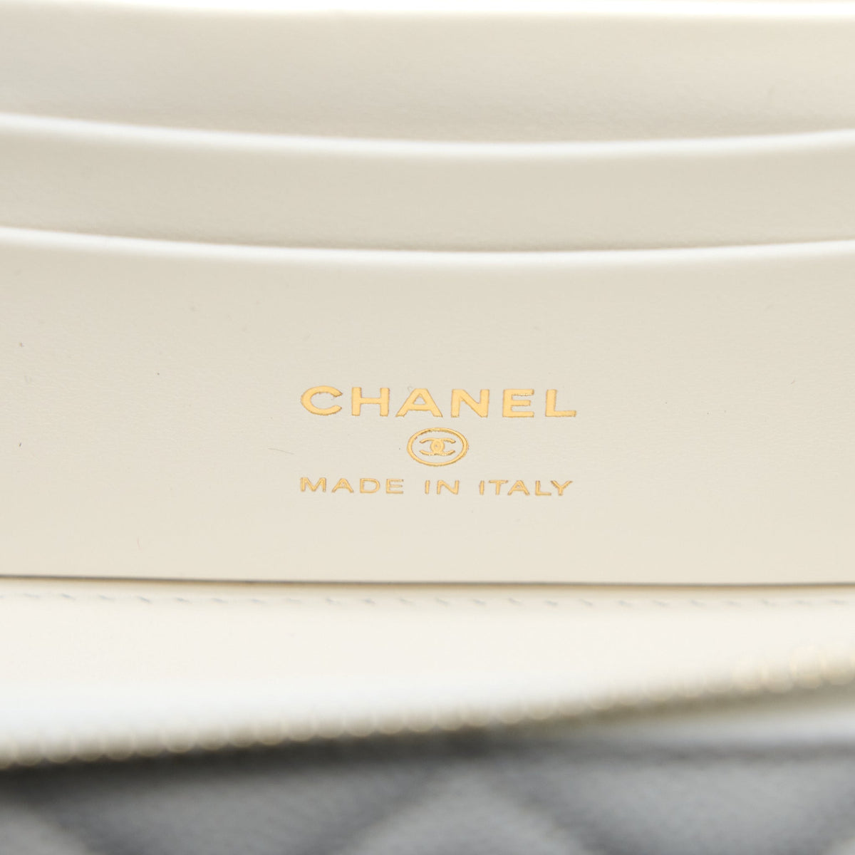 chanel-long-vanity-with-chain-caviar-white-lghw-microchip