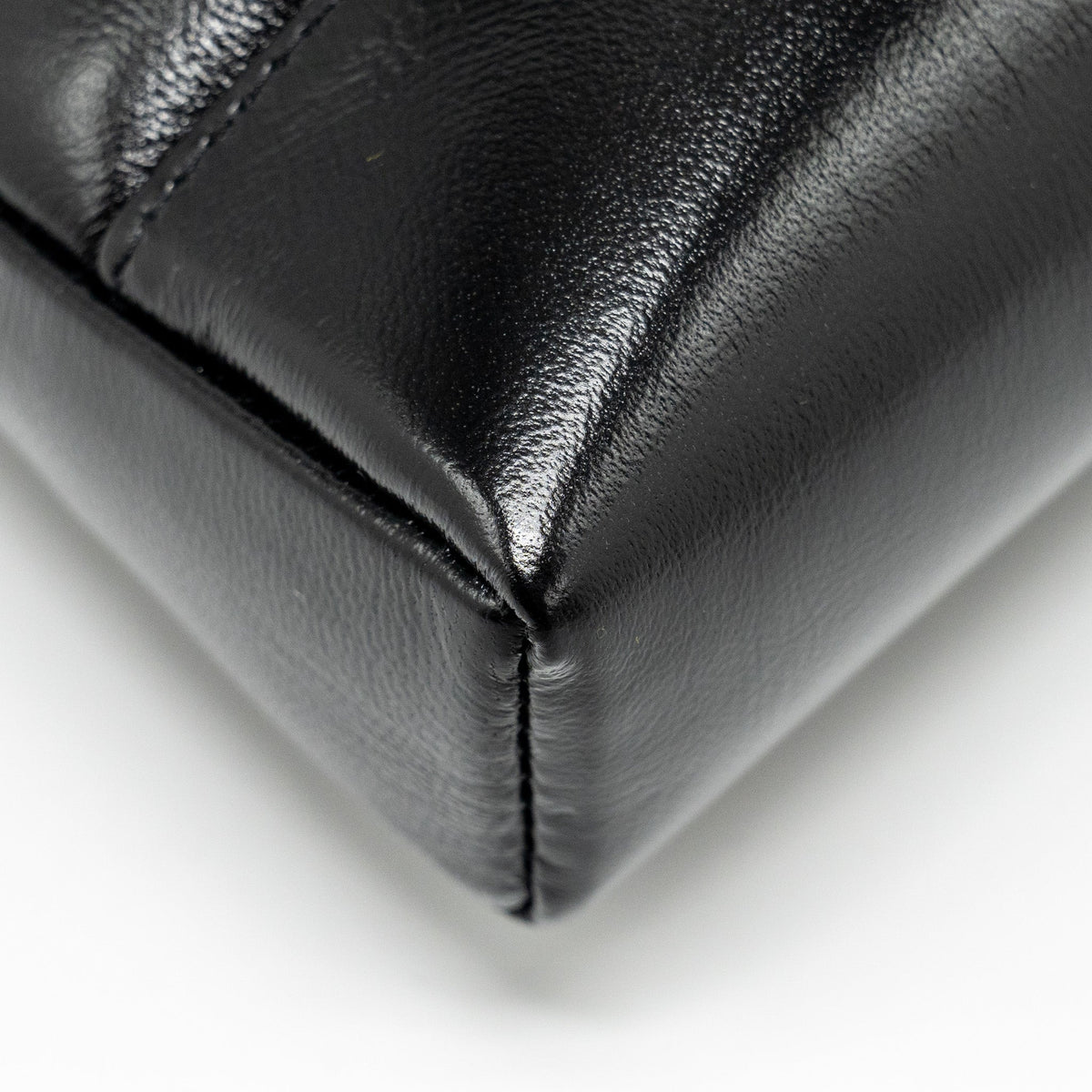 chanel-mini-31-clutch-with-chain-shiny-lambskin-black-lghw-microchip-copy-1