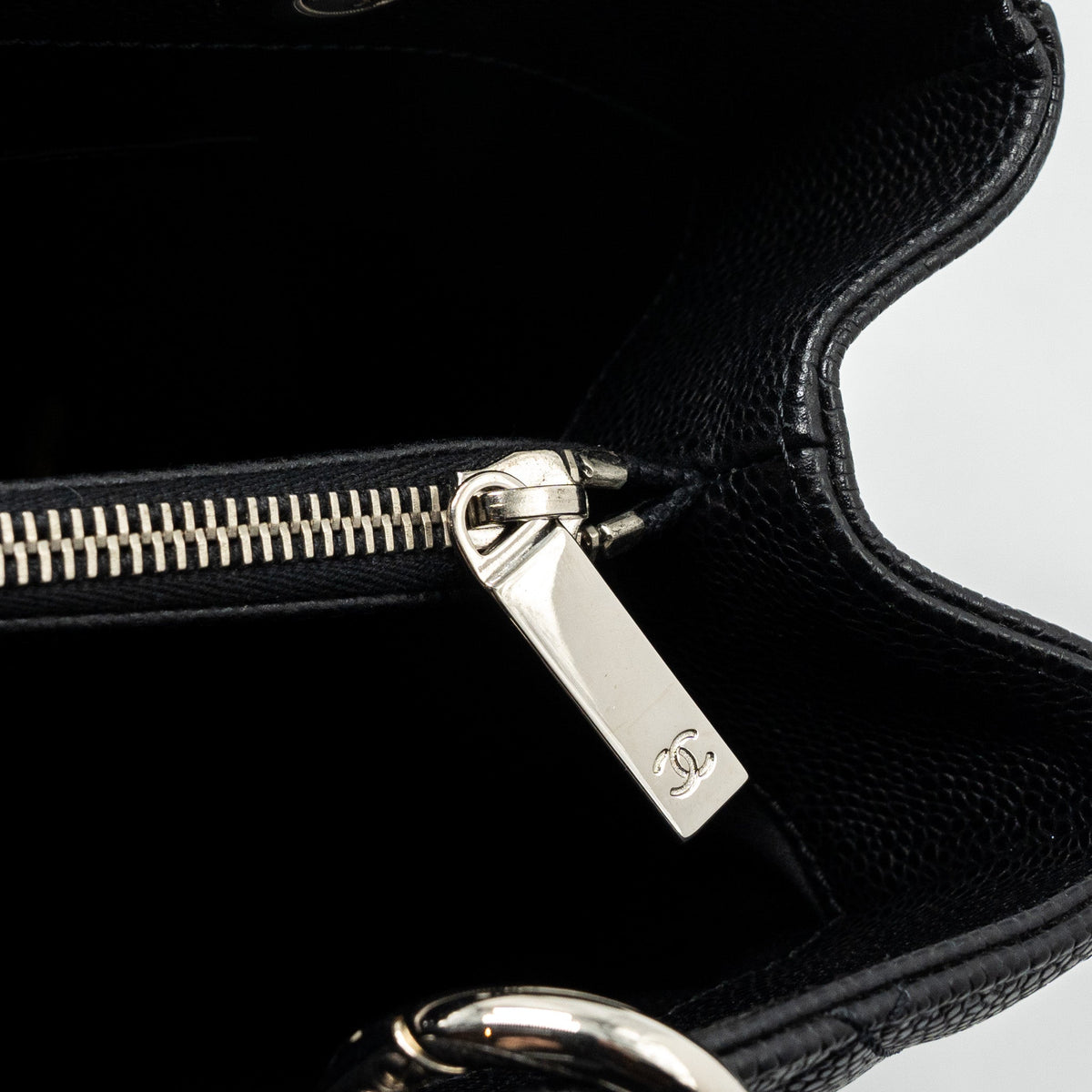 chanel-grand-shopping-tote-caviar-black-shw-1