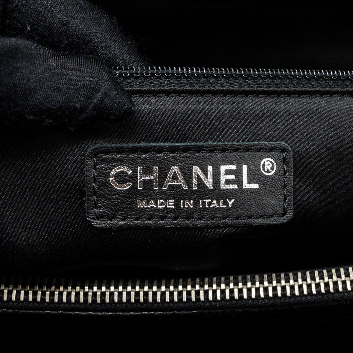 chanel-grand-shopping-tote-caviar-black-shw-1