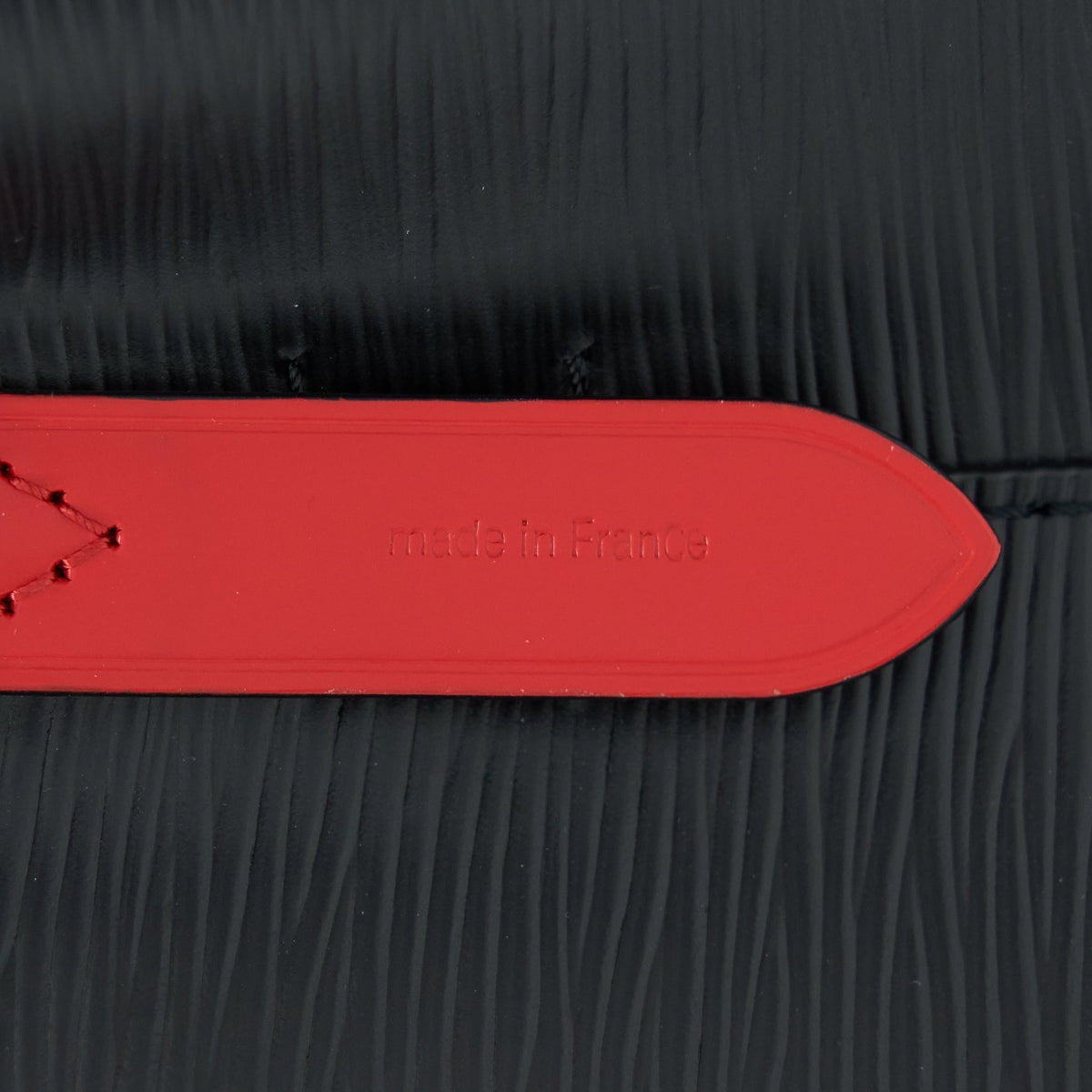 louis-vuitton-neonoe-bb-epi-black-safran-shw