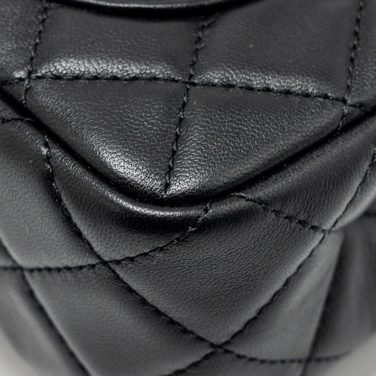 chanel-pearl-crush-mini-rectangular-flap-bag-lambskin-black-ghw-microchip-5