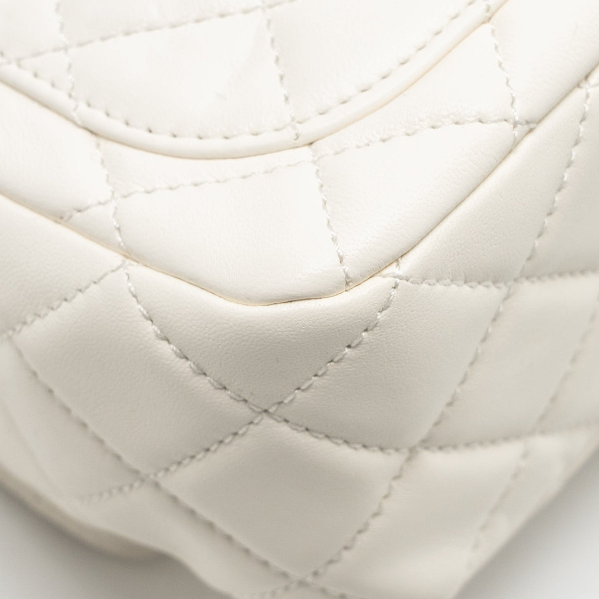 chanel-pearl-crush-mini-square-flap-bag-lambskin-white-ghw-microchip
