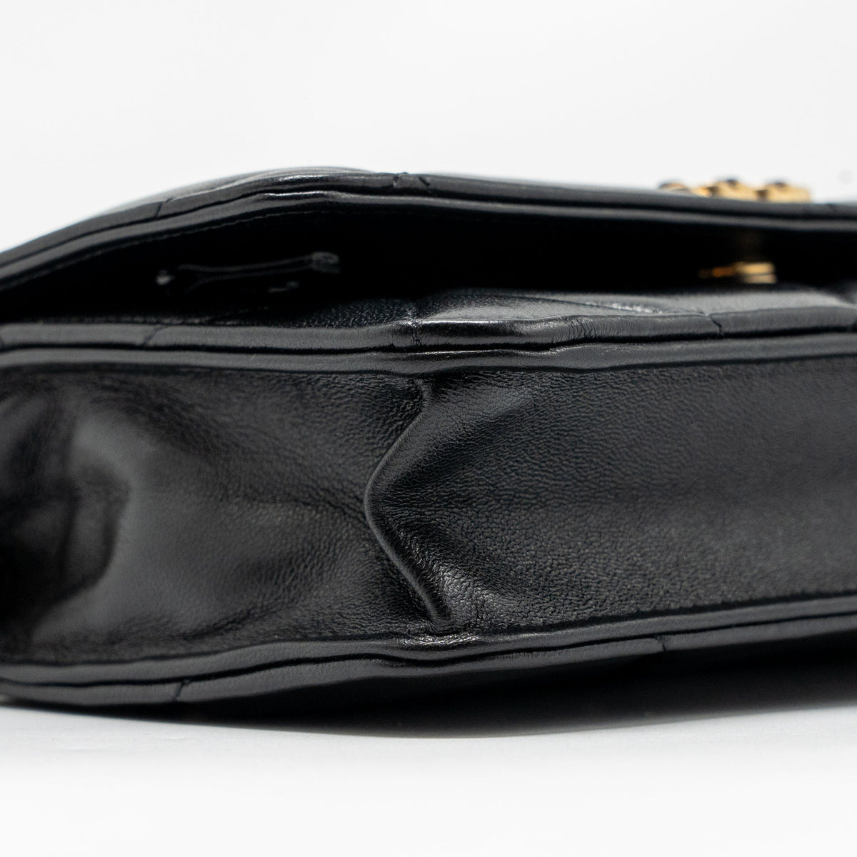 chanel-19-wallet-on-chain-lambskin-black-multicolour-hardware-2