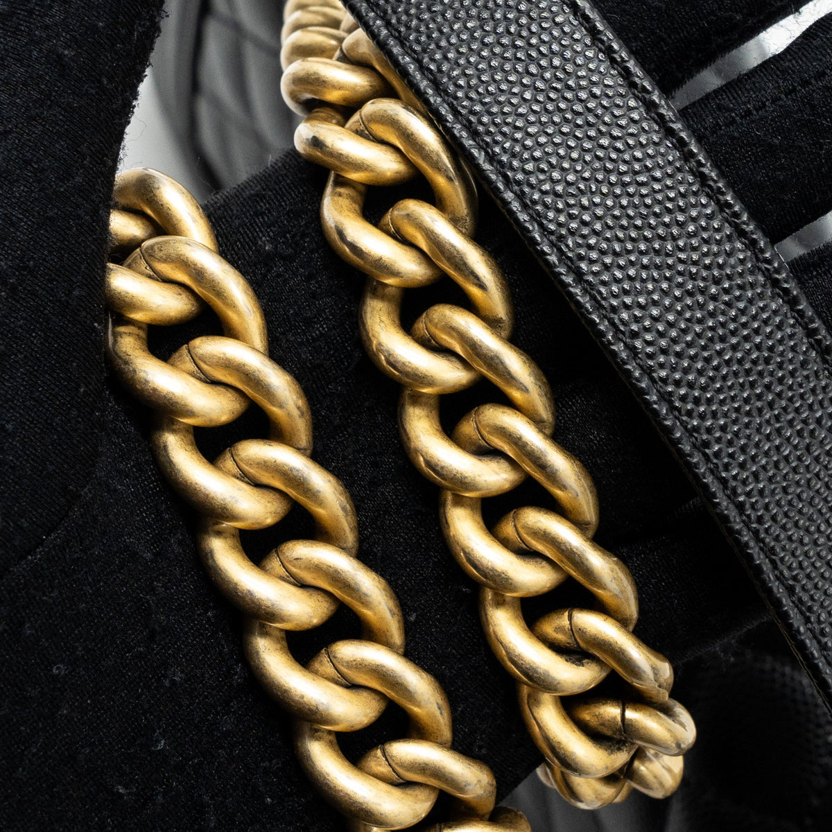 chanel-medium-boy-bag-caviar-black-brushed-ghw-microchip-1