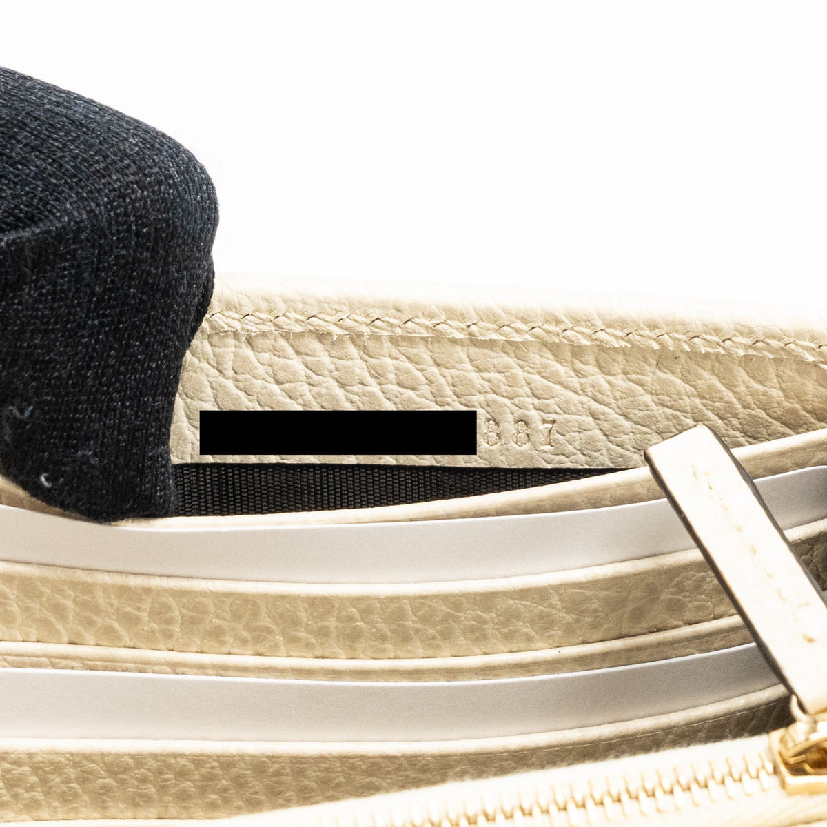 gucci-interlocking-g-crossbody-chain-bag-wallet-white-lghw