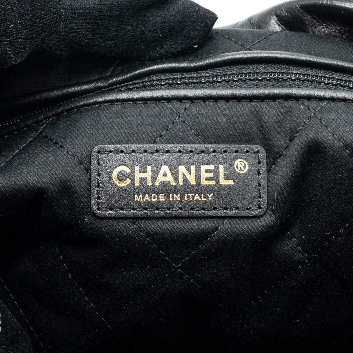 chanel-medium-22-bag-shiny-calfskin-black-ghw-microchip-1