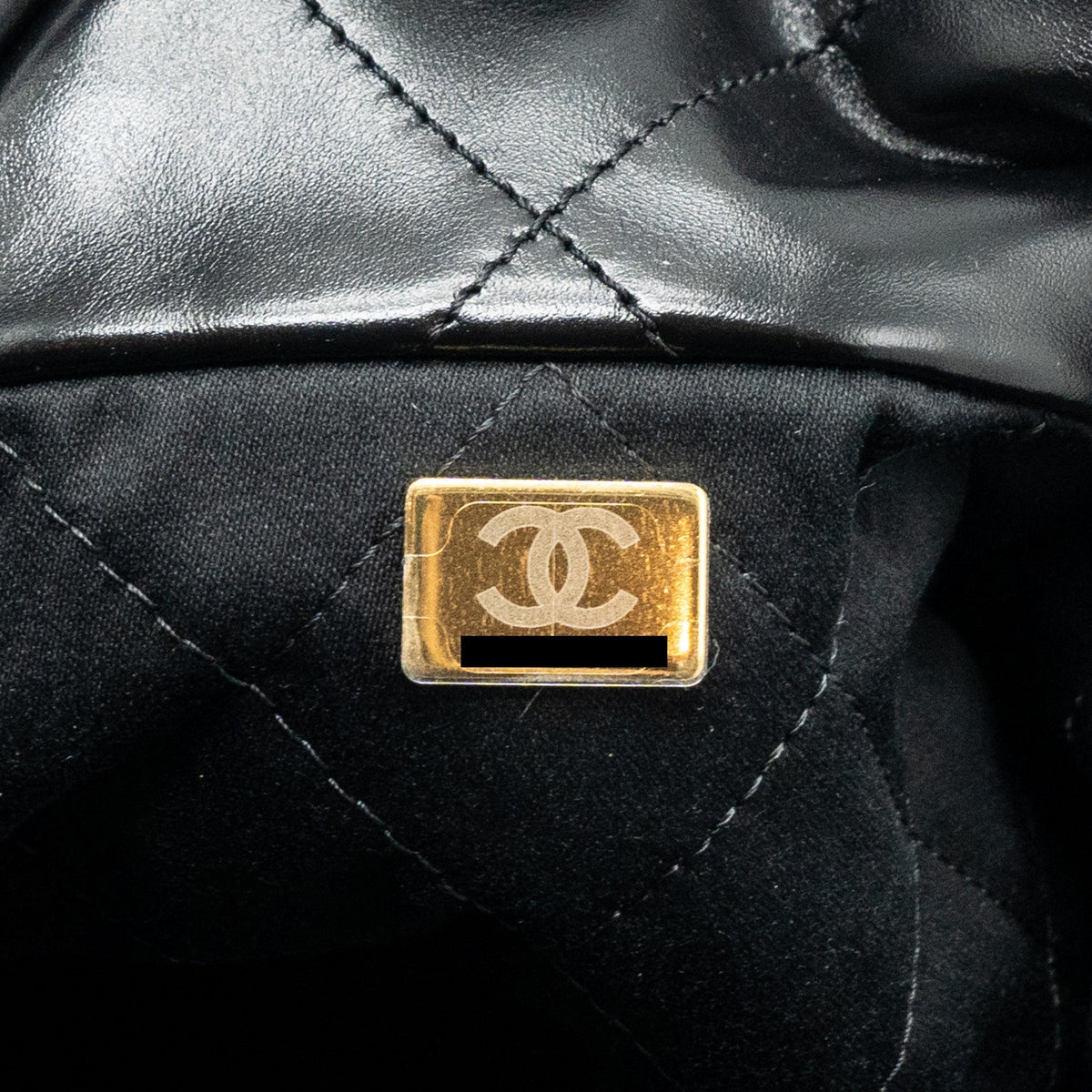 chanel-medium-22-bag-shiny-calfskin-black-ghw-microchip-1