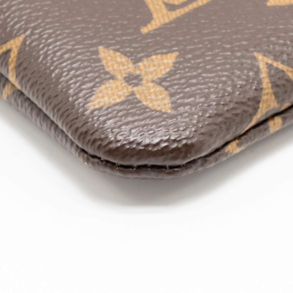 louis-vuitton-travel-stickers-city-pouch-monogram-canvas-ghw