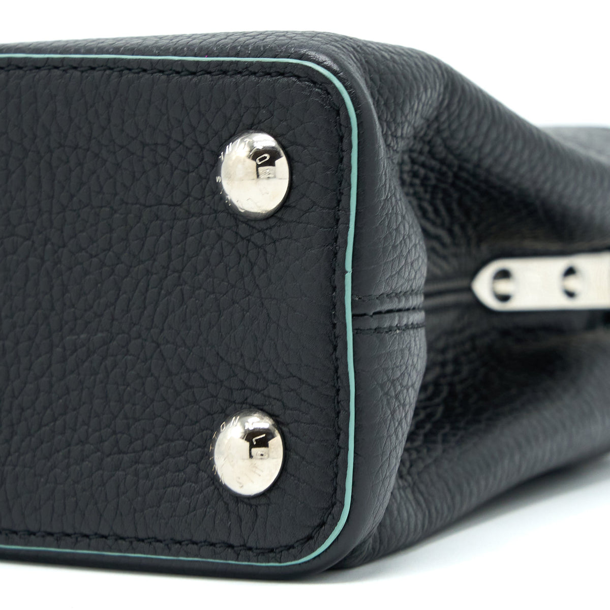 louis-vuitton-capucines-bb-taurillon-black-blue-shw