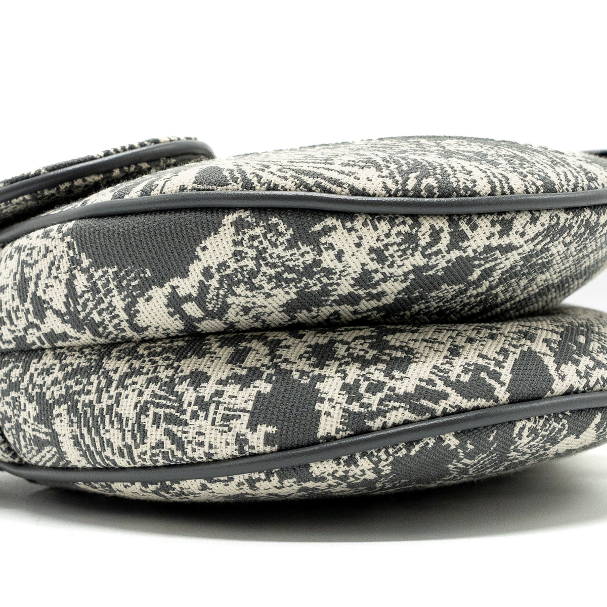 dior-saddle-bag-toile-de-jouy-canvas-leather-grey-ghw
