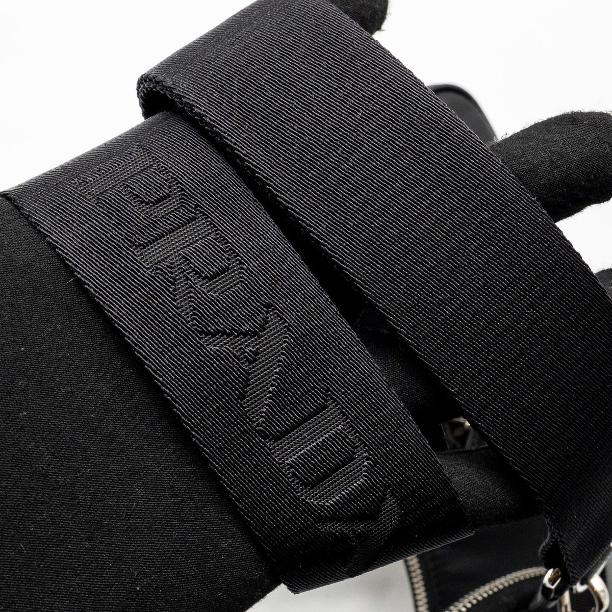 prada-reedition-2005-re-nylon-black-shw-1