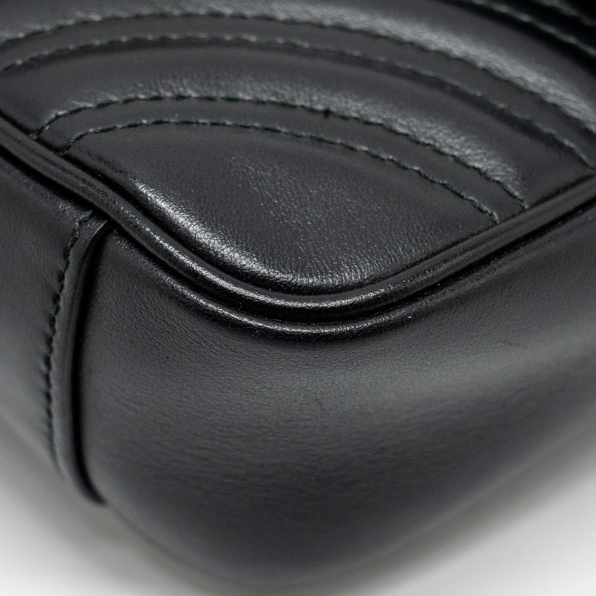 gucci-mini-gg-marmont-shoulder-bag-calfskin-black-ghw-2