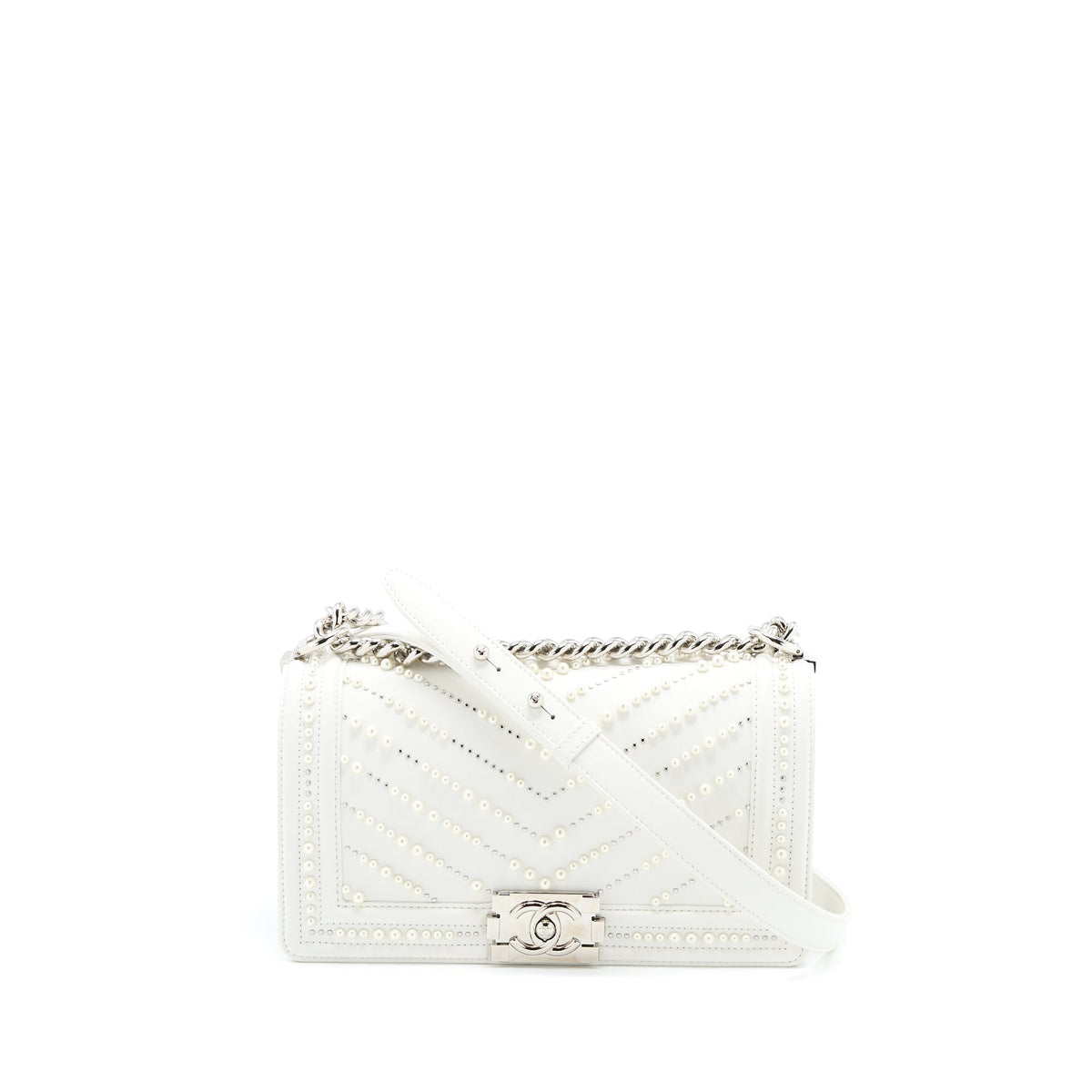 chanel-medium-boy-bag-chevron-limited-lambskin-with-pearl-white-shw