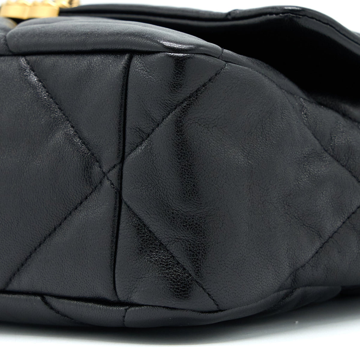 chanel-medium-19-bag-goatskin-black-multicoloured-hardware