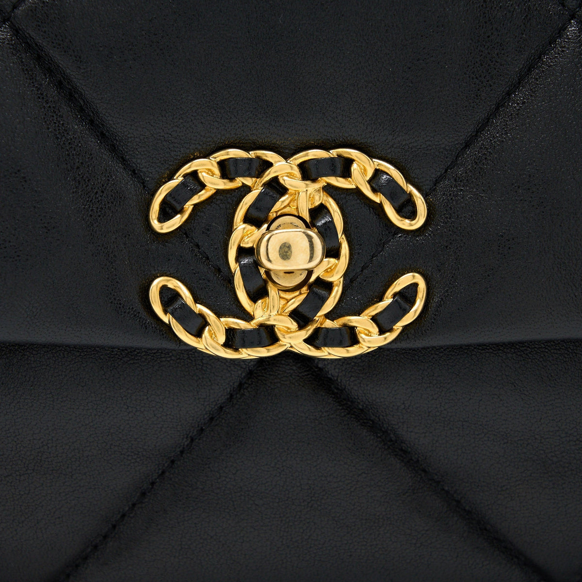 chanel-medium-19-bag-goatskin-black-multicoloured-hardware