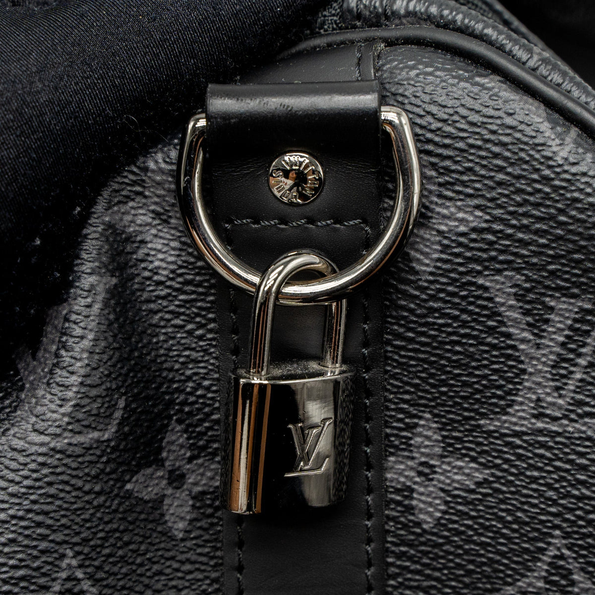 louis-vuitton-keepall-bandouliere-45-monogram-eclipse-shw