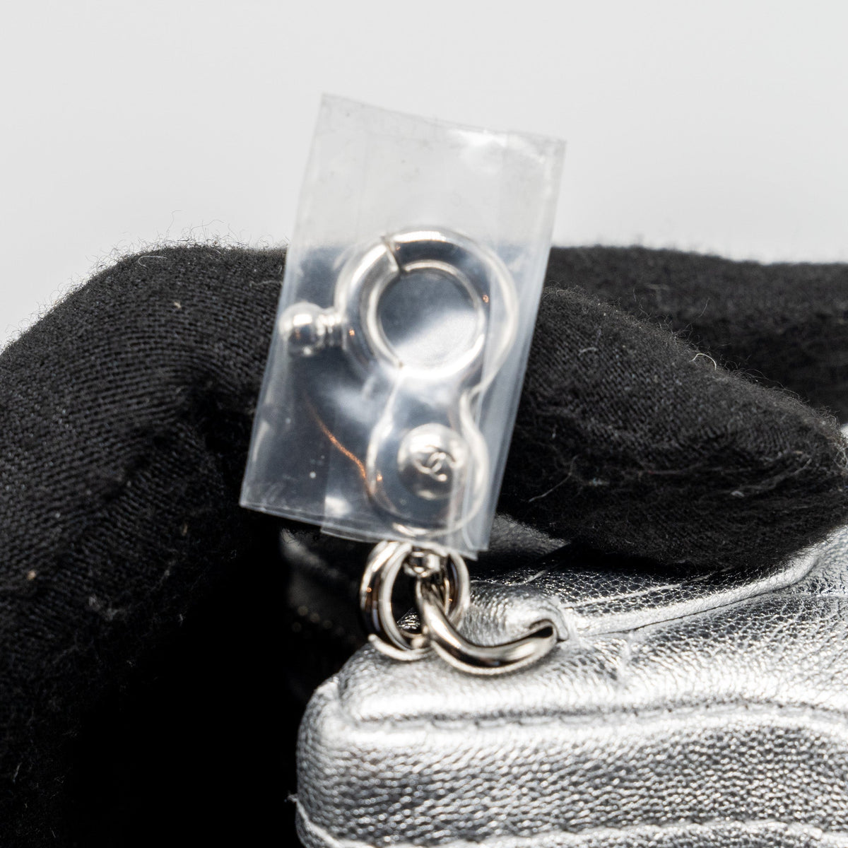 chanel-star-coin-purse-charm-quilted-leather-metallic-silver-with-shw-microchip