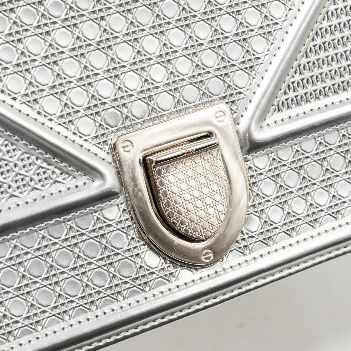 dior-diorama-flap-bag-patent-micro-cannage-leather-metallic-silver-shw
