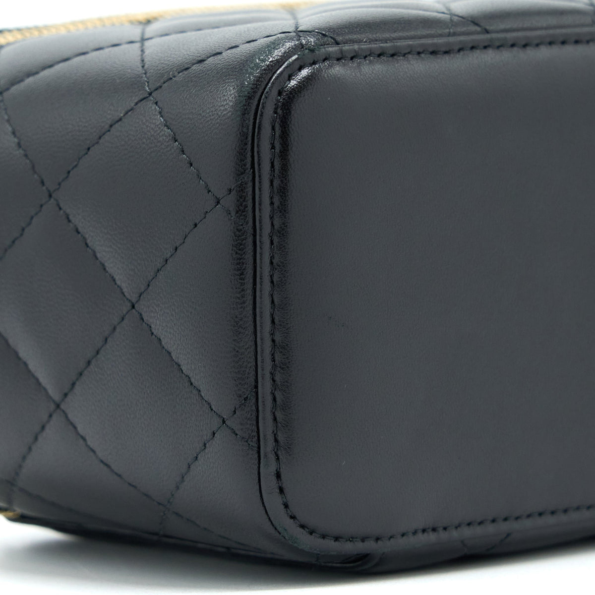 chanel-long-vanity-with-chain-lambskin-black-lghw-1