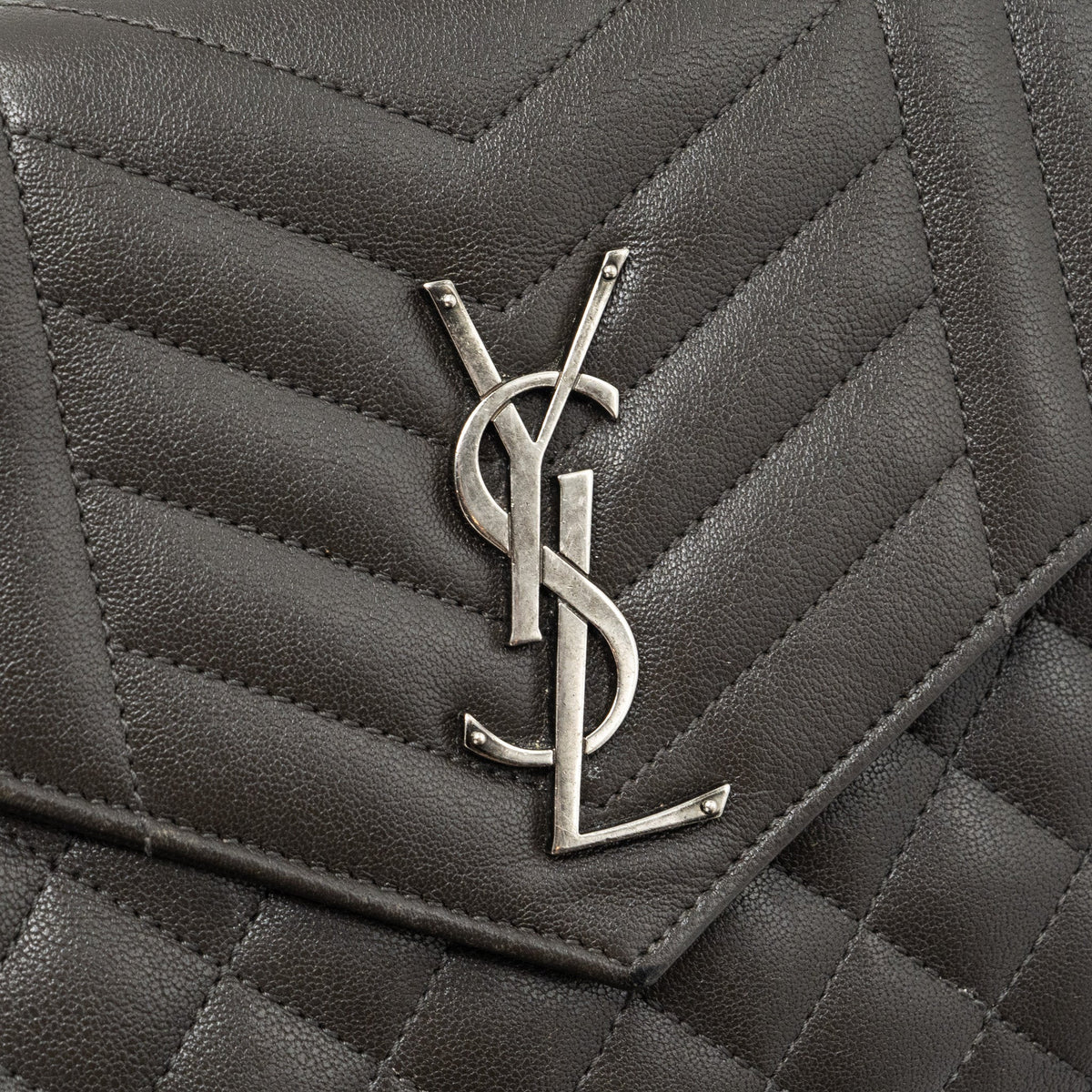 saint-laurent-ysl-envelop-chain-bag-calfskin-dark-grey-shw