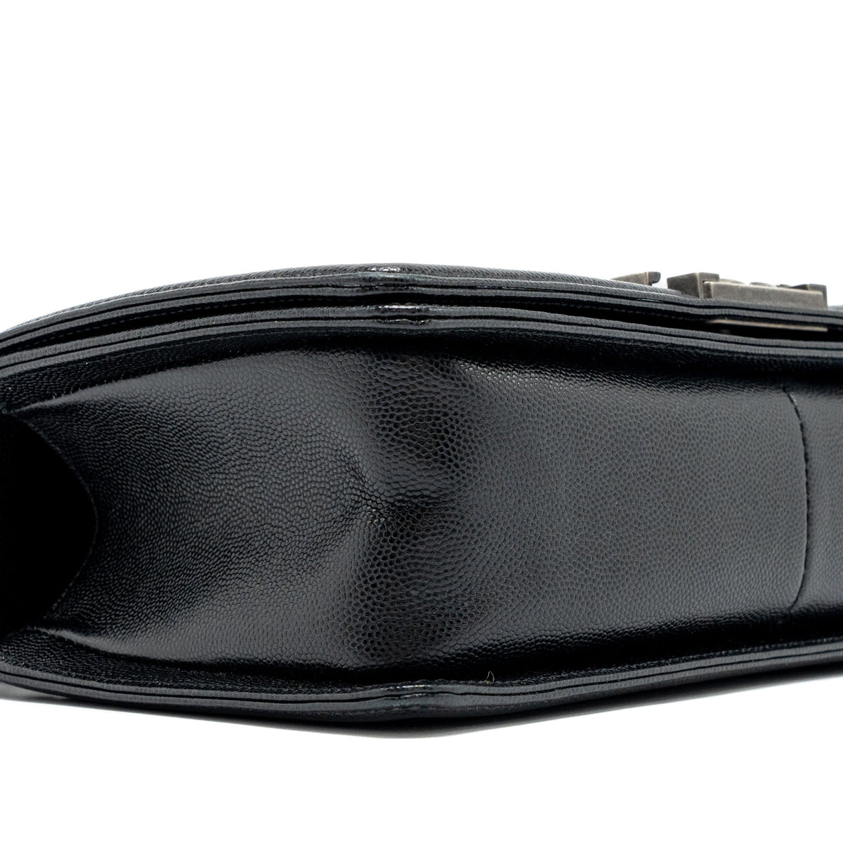 chanel-medium-boy-bag-caviar-black-ruthenium-hardware