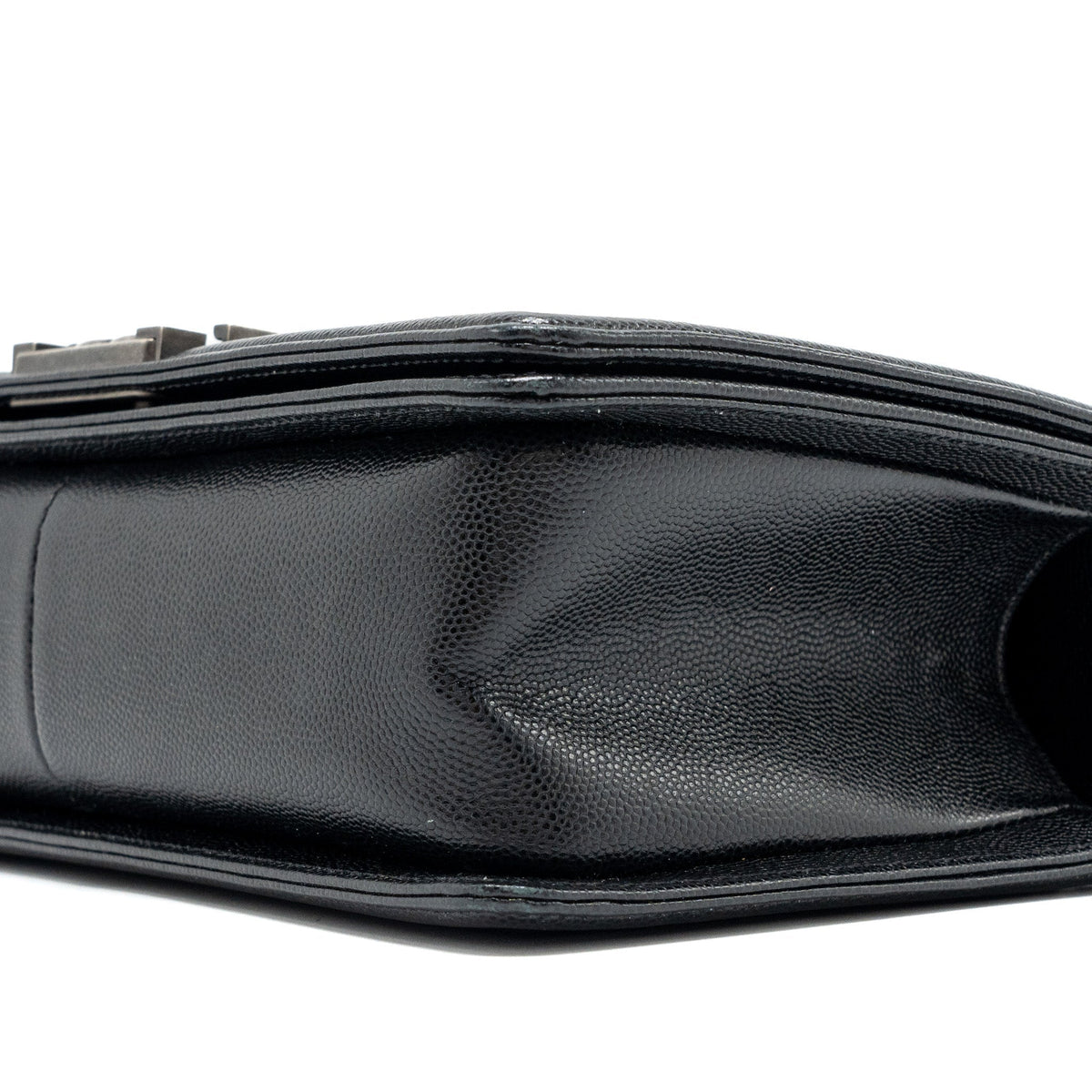 chanel-medium-boy-bag-caviar-black-ruthenium-hardware