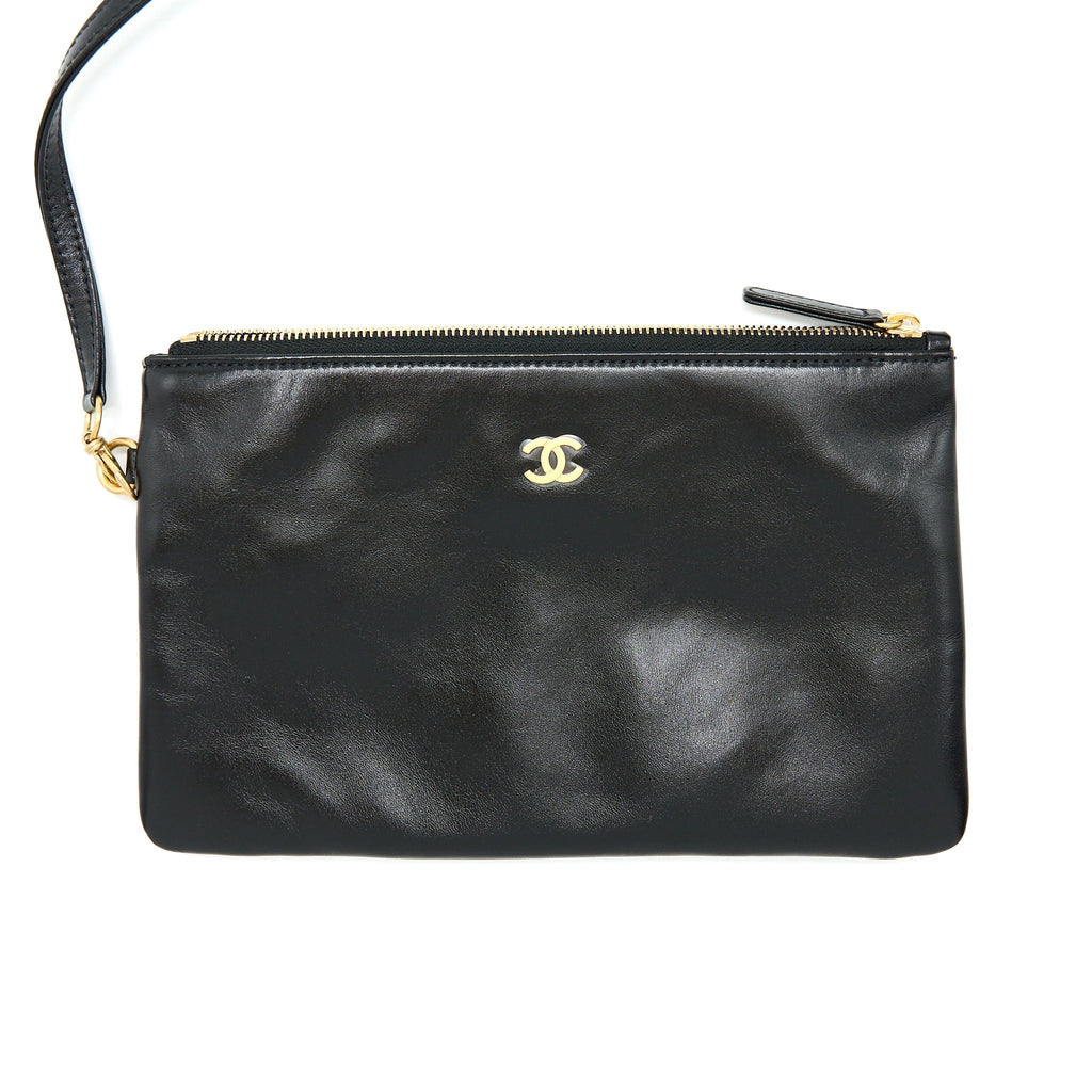 chanel-22-bag-medium-shiny-calfskin-black-in-gold-letter-ghw-microchip