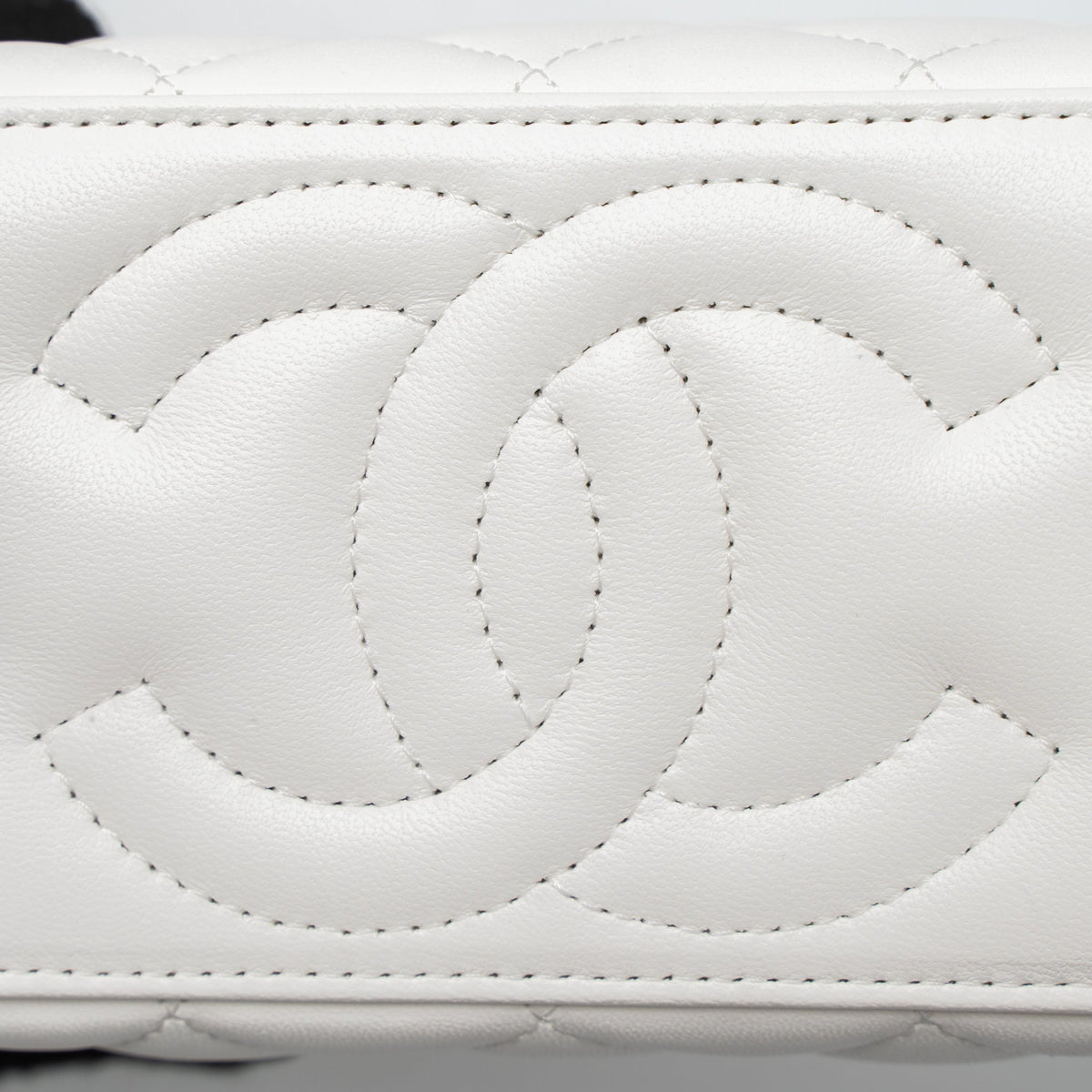 chanel-pearl-crush-long-vanity-with-chain-lambskin-white-ghw-microchip