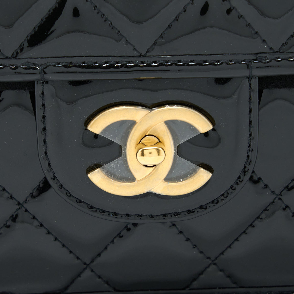 chanel-22k-large-backpack-patent-black-brushed-ghw-microchip