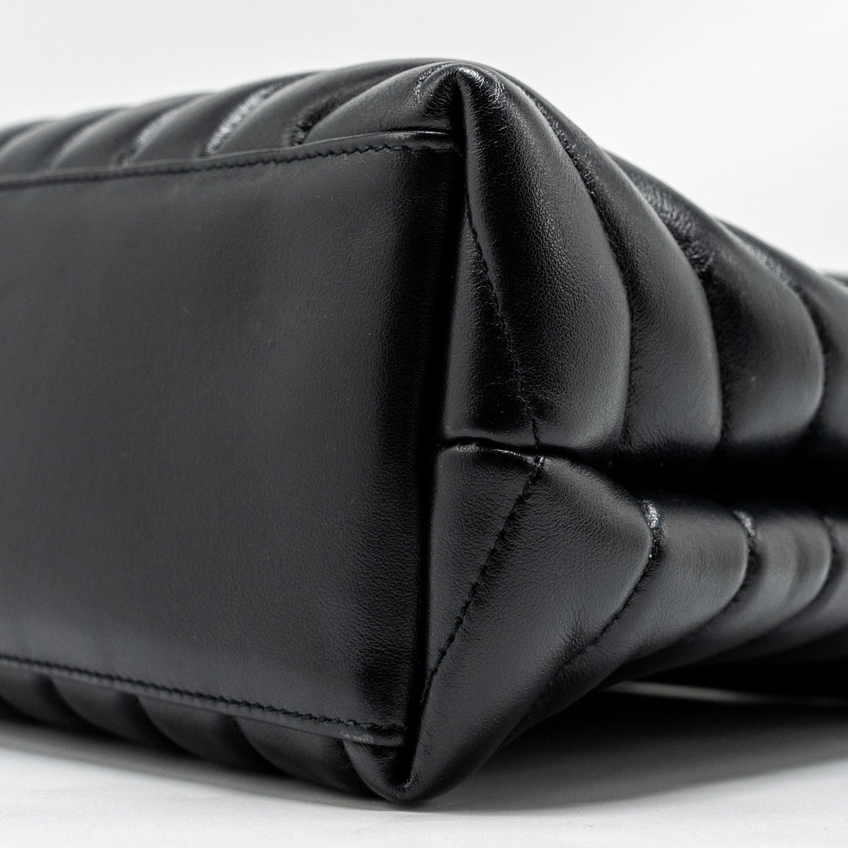 saint-laurent-ysl-medium-lou-lou-bag-calfskin-black-ruthenium-hardware